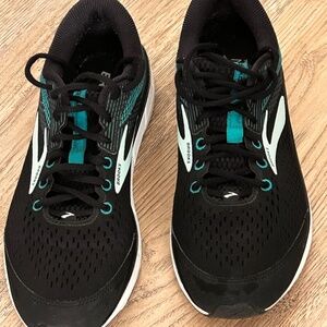 Brooks Dyad Women's Sneaker * 10.5 D Wide * Black * Excellent !